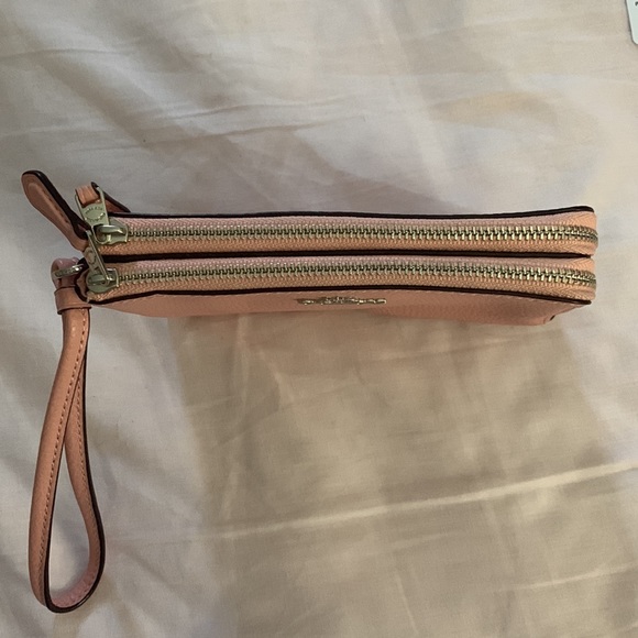 Coach - Picture 2 of 9